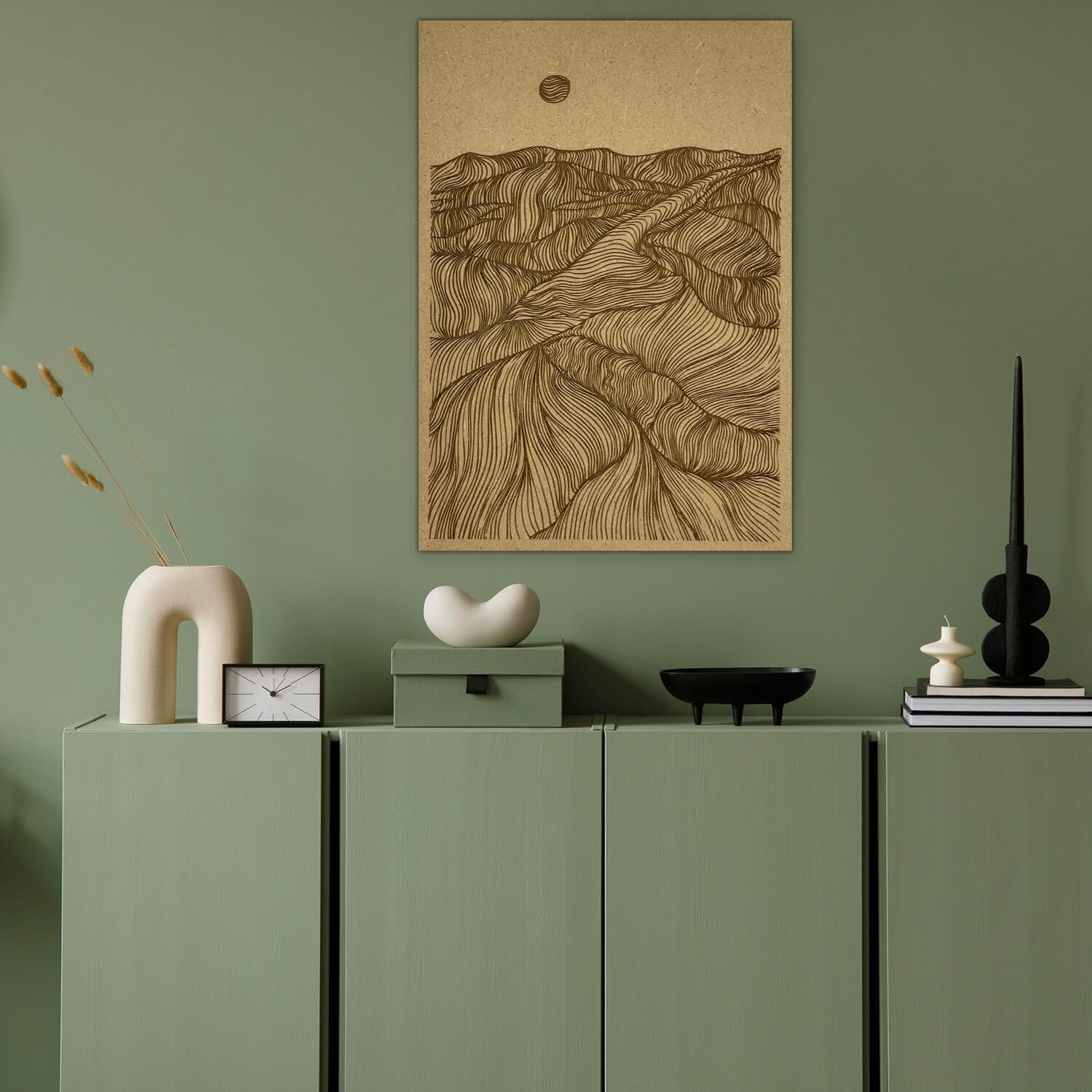 Poster en bois représentant des montagnes abstraites.