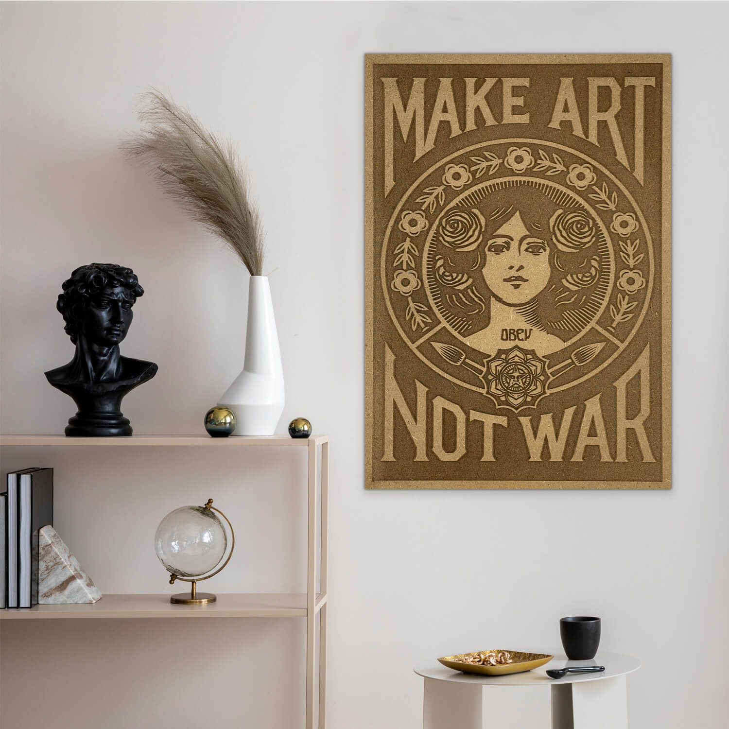 Poster en bois inspiré du célèbre design d'Obey, Shepard Fairey, réalisé après les attentats de Paris en 2015.